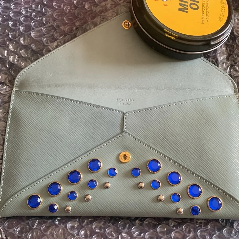 Prada Milano envelope vernis leather studded with rhinestones. - Picture 3 of 10